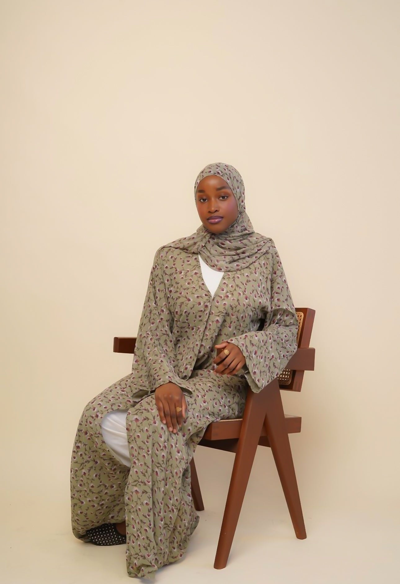 Zaytoon Open Abaya